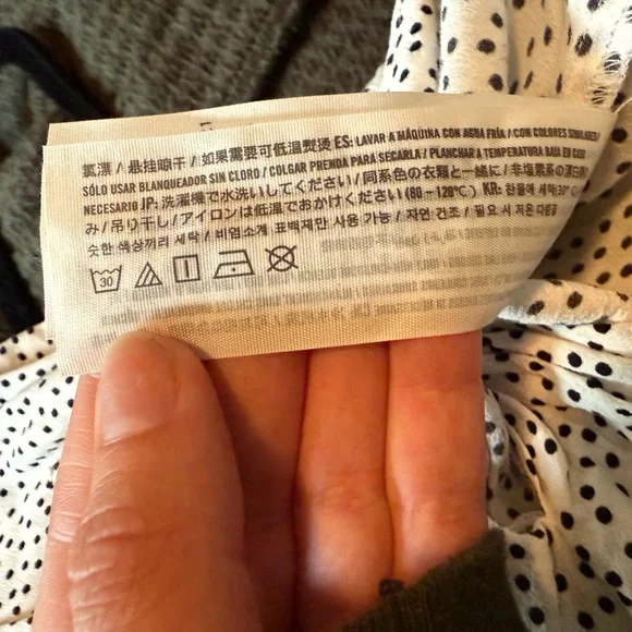 Abercrombie & Fitch Black and White Polka Dot Button Down Top - Picture 6 of 6